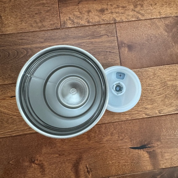 Stanley White and Blue Insulated Tumbler - Picture 6 of 6